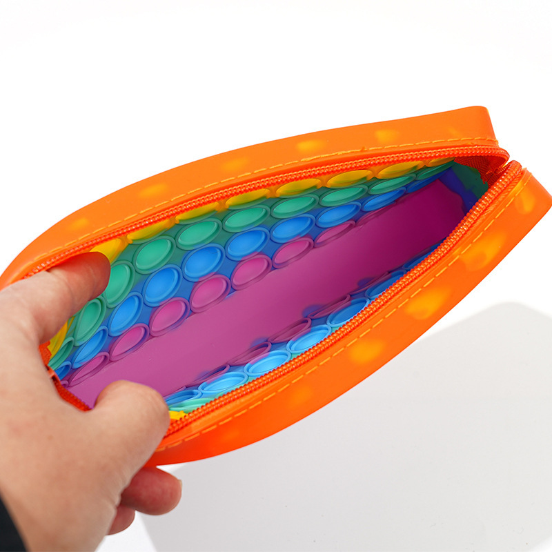 Astuccio Arcobaleno in Silicon - Sports Equipment For Schools recensione e prezzo